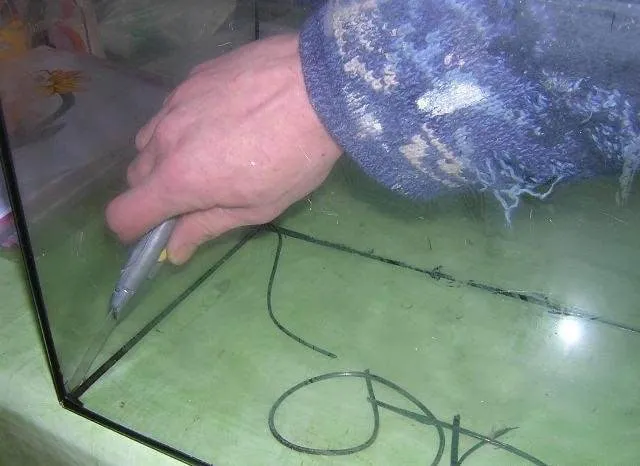 2-Astuce pour réparer un aquarium cassé