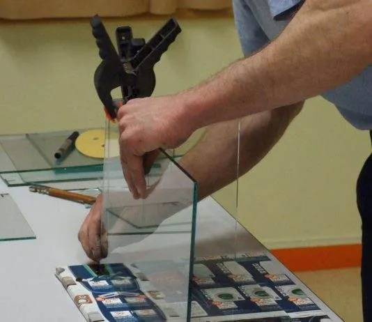 Fabriquer son aquarium en verre collé